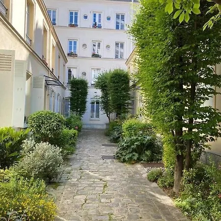 Quiet In Center Parijs